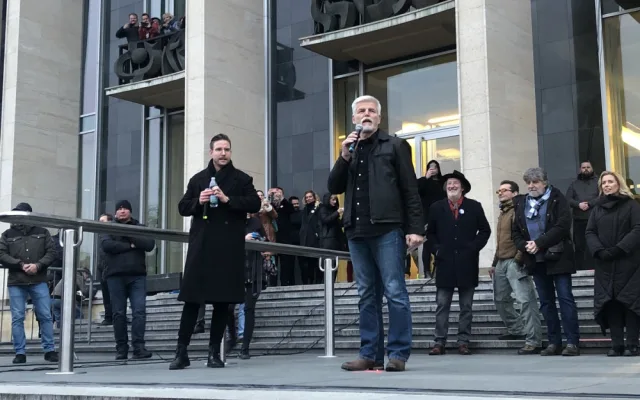 Dav v Brně vítal generála Pavla. Nenechte se zastrašit, vyzval generál
