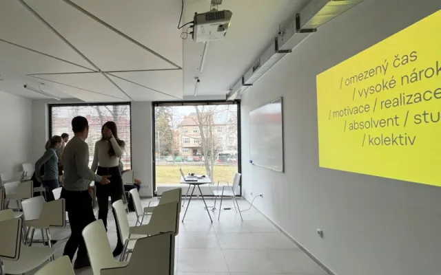 Na MENDELU otevřeli Design Lab, nábytek navrhla studentka