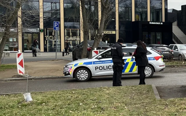 U Studentského náměstí ode dneška nezaparkujete. Začíná stavba nového parkovacího domu