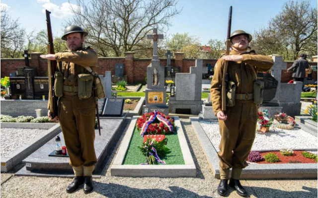 Sloužil v RAF, prožil si vězení. Na jižní Moravě uctili válečného veterána