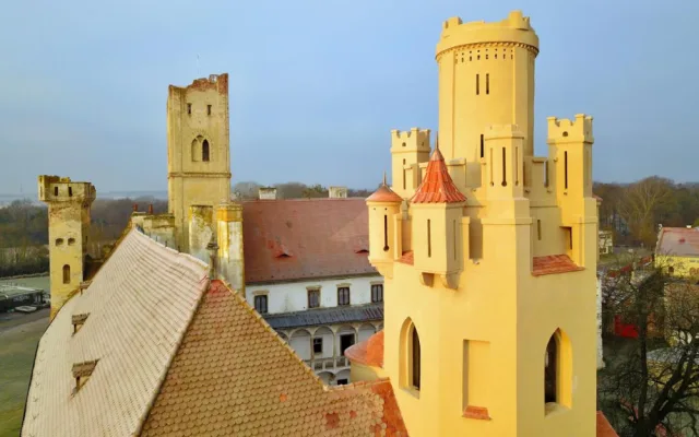 Břeclav chce, aby ze zchátralého zámku Lichtenštejnů vznikl luxusní hotel jako v Brně