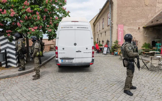 Rukopisy Elišky Rejčky dorazily do Brna s policejním doprovodem