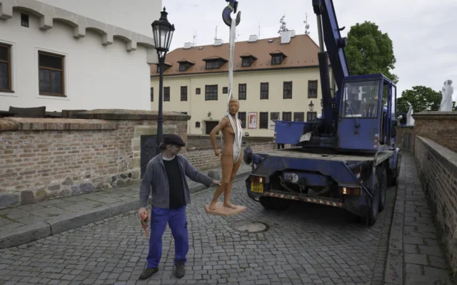 Na brněnském Špilberku vítá návštěvníky nová výstava soch
