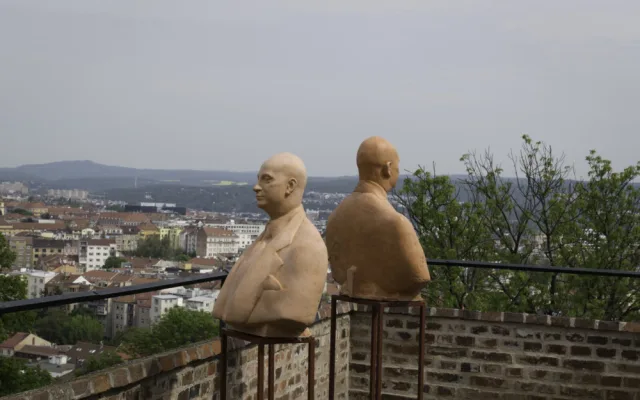 Na brněnském Špilberku vítá návštěvníky nová výstava soch