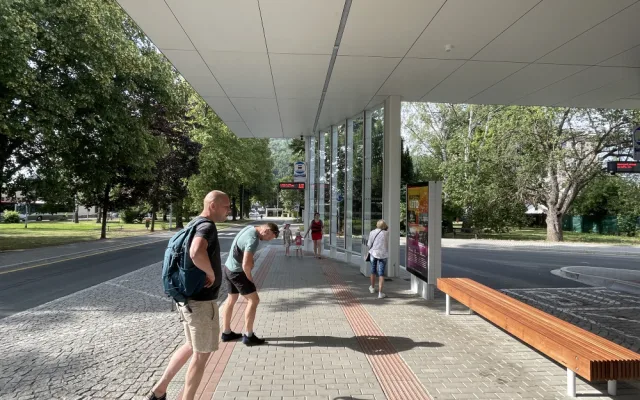 Z Kuřimi do světa. Město má nové autobusové nádraží i cyklistickou myčku