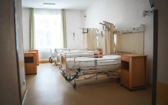 Nemocnice v Letovicích opravila dvě oddělení, pacientům dala klimatizaci