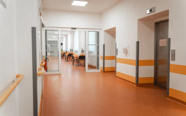 Nemocnice v Letovicích opravila dvě oddělení, pacientům dala klimatizaci