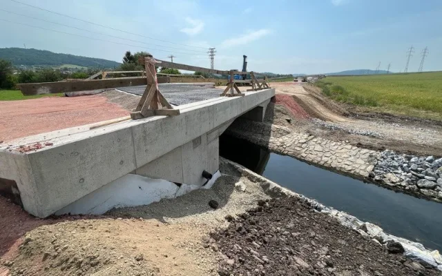 Na Brněnsku finišují s obchvatem u Čebína. Na stavbu čekají místní desítky let
