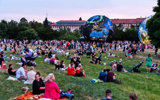 Přijďte se podívat na pět obřích modelů brněnské hvězdárny