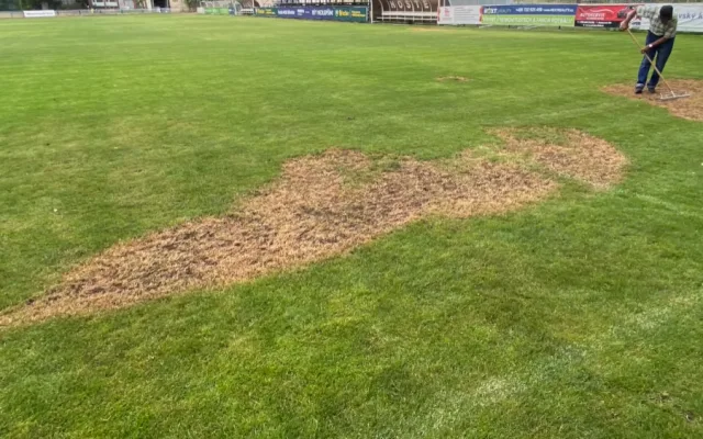 Dáme pět tisíc za dopadení dacana, který nám zničil hřiště, zuří fotbalisté v Břeclavi