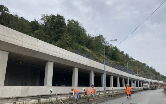 Silničáři v Brně se chlubí novým tunelem. Pustili do něj první řidiče