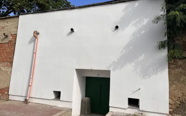 Jihomoravské vinařství má ostudu. Víno vyrábělo ve špíně a plesnivém sklepě