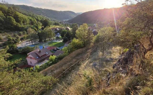 Lidem otevřeli opět lezeckou stěnu v Moravském krasu. Přibyla byrokracie, aby místní nebrblali