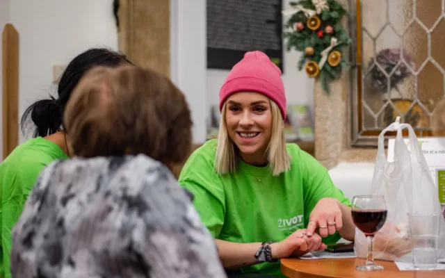 Důstojný a plnohodnotný život lidí nad 60 musí být samozřejmostí