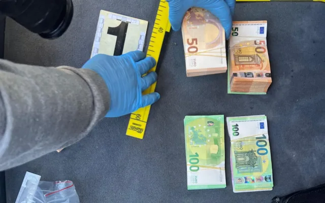 V Brně načapali perníkového důchodce. Cizinec do města přivezl tisíce pilulek