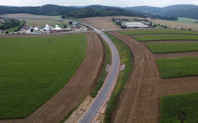 Na Brněnsku finišují se stavbou vytouženého obchvatu. Řidiči čekají na povel