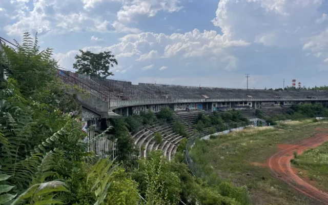Zbourejte to příští rok, vyřkli představitelé Brna o osudu fotbalových Lužánek