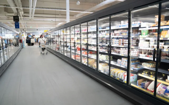 Zákazníci Tesco nově nakoupí ve zmodernizovaných prodejnách v Uherském Brodě a Uherském Hradišti