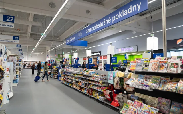 Zákazníci Tesco nově nakoupí ve zmodernizovaných prodejnách v Uherském Brodě a Uherském Hradišti