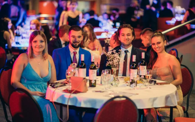 Jak slavil Velký Gatsby. V Bobyhallu vypukne další ročník Plesu studentů