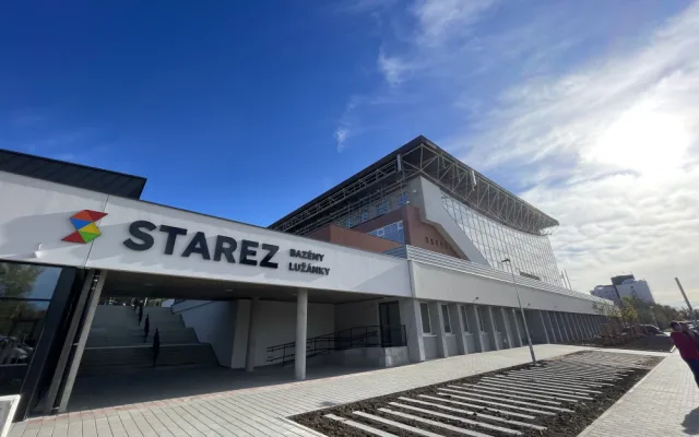 Brno vyřešilo nedostatek bazénů. Otevřelo moderní plavecký komplex