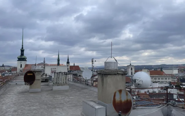 Funkcionalistická pasáž Alfa se mění na ráj gastra. Duch první republiky zůstává