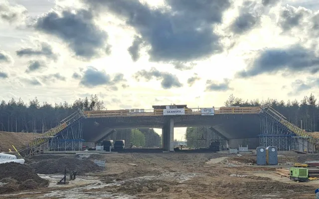 Zvířata se proběhnou přes dálnici D55. Silničáři jim staví most
