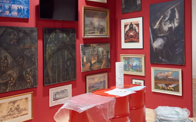 Muzeum v Brně slaví 150 let. Na výroční výstavě lidé uvidí sklo, keramiku a rozbijí porcelánový talíř