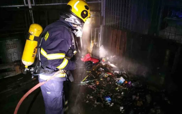 Lidé si volali záchranáře kvůli alkoholu i kvůli přejedení. Nejvíc problémů dělali opilci a pyrotechnika