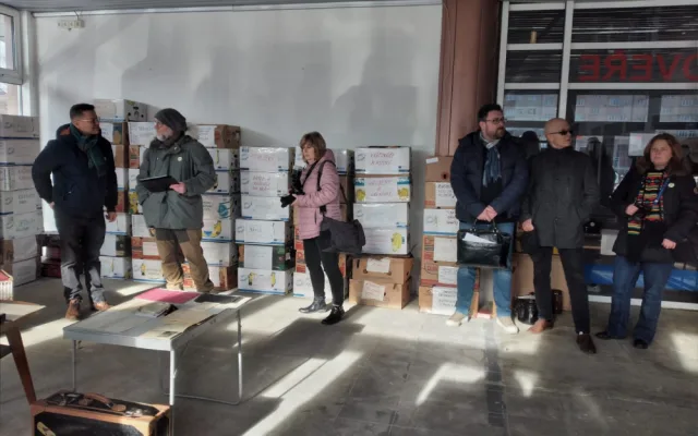 Do brněnského centra lidé nosí porcelán po babičce i vzácné dokumenty. Poklady putují do muzeí nebo potřebným