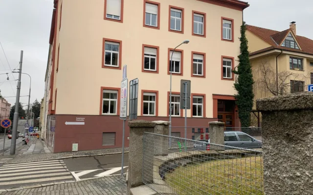 Řidičům na Žlutém kopci se uleví. Vyroste tam parkovací dům se dvěma stovkami míst