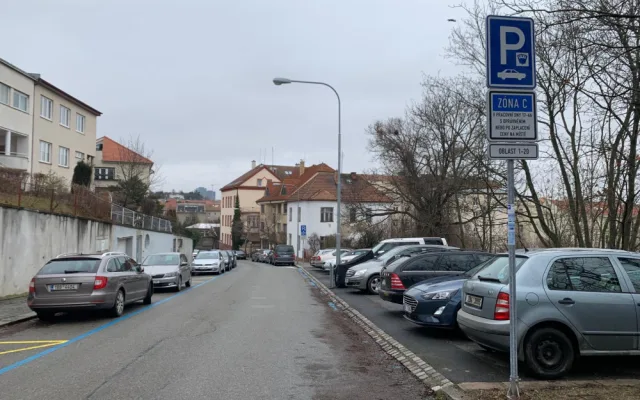 Řidičům na Žlutém kopci se uleví. Vyroste tam parkovací dům se dvěma stovkami míst