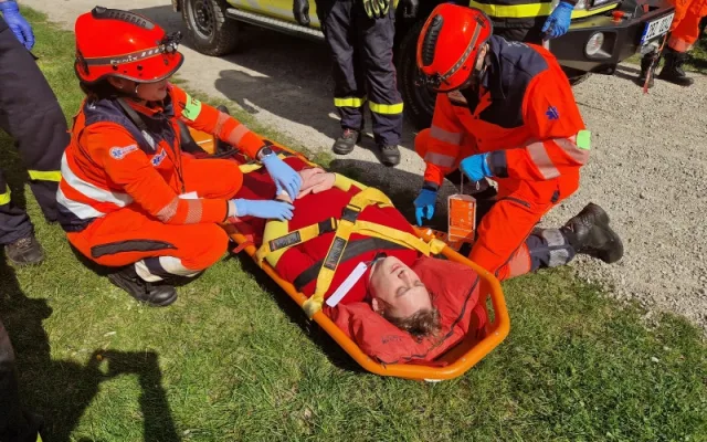 Do jihomoravských Pasohlávek přijely tři stovky členů záchranných složek. Cvičili záchranu při povodních