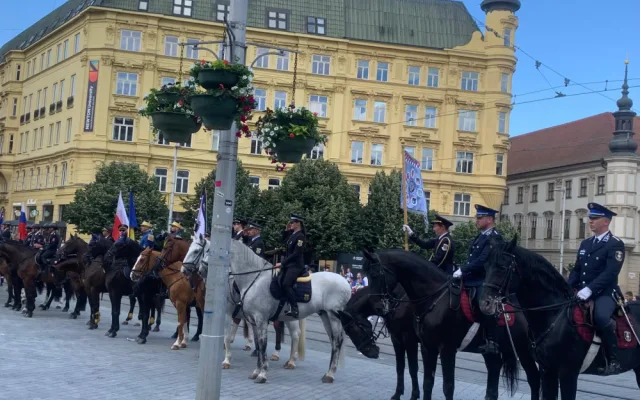 VIDEO: Do centra Brna dorazily desítky policistů na koních. Předvedou své dovednosti