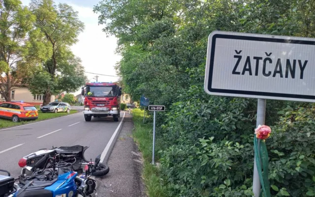 Srážka dvou aut u Brna skončila tragicky. Žena svým zraněním na místě podlehla