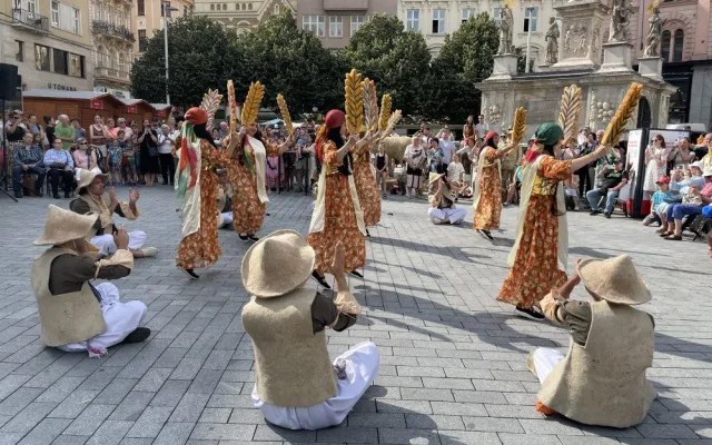 Do Brna přijely folklorní soubory z Indie i Mexika