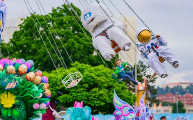 Léto je tady a známé tváře se i s rodinami baví na Planetě zábavy