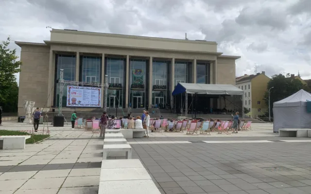 VIDEO: V Brně slaví 170 let od narození Leoše Janáčka. Věnovali mu videoklip či módní přehlídku