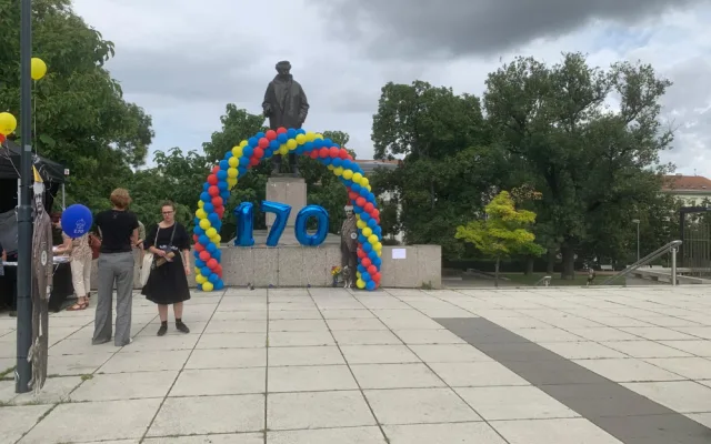 VIDEO: V Brně slaví 170 let od narození Leoše Janáčka. Věnovali mu videoklip či módní přehlídku