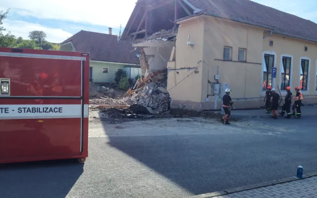 Na Vyškovsku se zřítila zeď sokolovny. Událost se obešla bez zranění