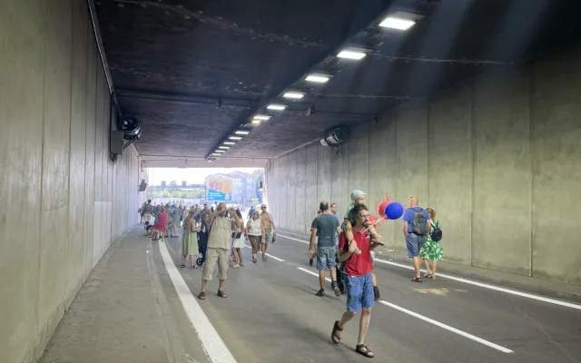 VIDEO: Estakáda velkého městského okruhu se na den otevřela veřejnosti. Motoristé se zde projedou až v neděli