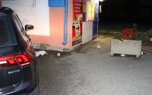 Trojice maskovaných lupičů přepadla směnárnu v Břeclavi. Policistům ujížděli do Rakouska