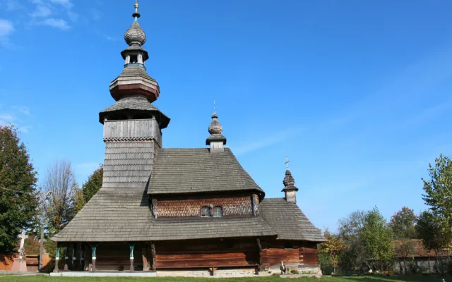 Brněnští odborníci pomáhají určit stáří dřevěných kostelů na Ukrajině