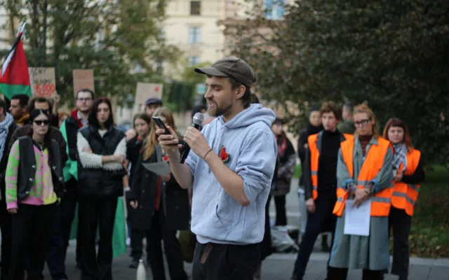 VIDEO: V Brně demonstrují desítky lidí. Podpora Izraele je podle nich nekritická