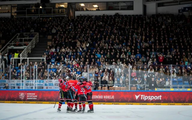 Derby univerzit ovládla před vyprodaným Rondem Masarykova univerzita. Porazila VUT 4:3