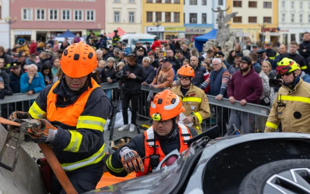 Do Vyškova přijeli hasiči z celého Česka, aby soutěžili ve vyprošťování. Brňáci skončili druzí