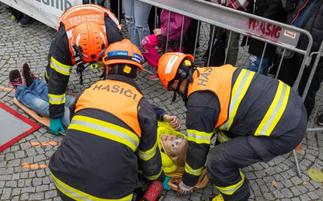 Do Vyškova přijeli hasiči z celého Česka, aby soutěžili ve vyprošťování. Brňáci skončili druzí