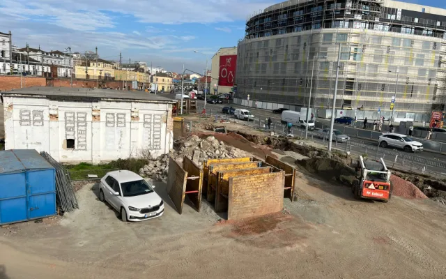 VIDEO: V bývalém brněnském Prioru zavřely poslední obchody. Dělníci se pustí do demolice