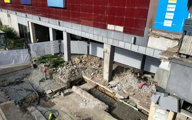 VIDEO: V bývalém brněnském Prioru zavřely poslední obchody. Dělníci se pustí do demolice