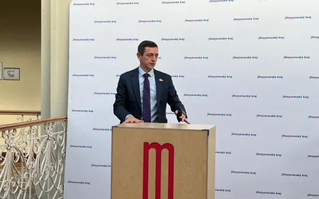 Hejtmanem Jihomoravského kraje byl opět zvolen Grolich. Prioritou bude oprava silnic, řekl